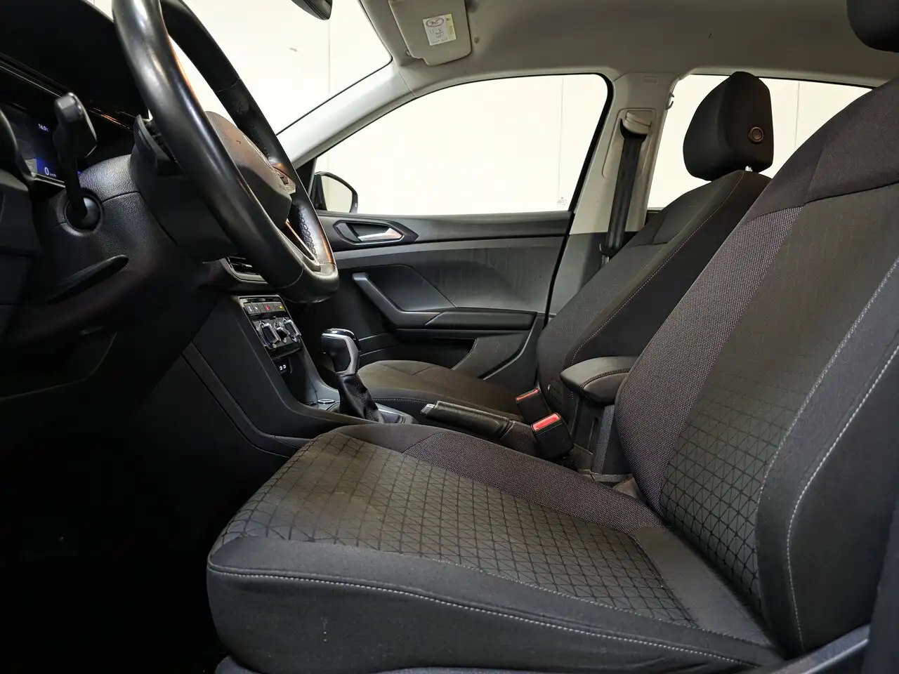 Volkswagen T-Cross - 8