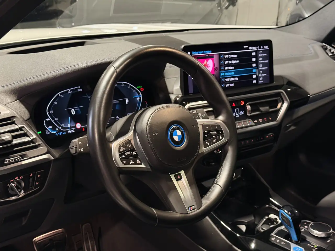 BMW iX3 - 12