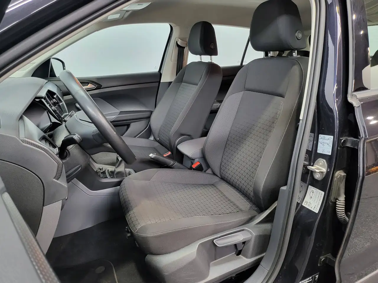 Volkswagen T-Cross - 12