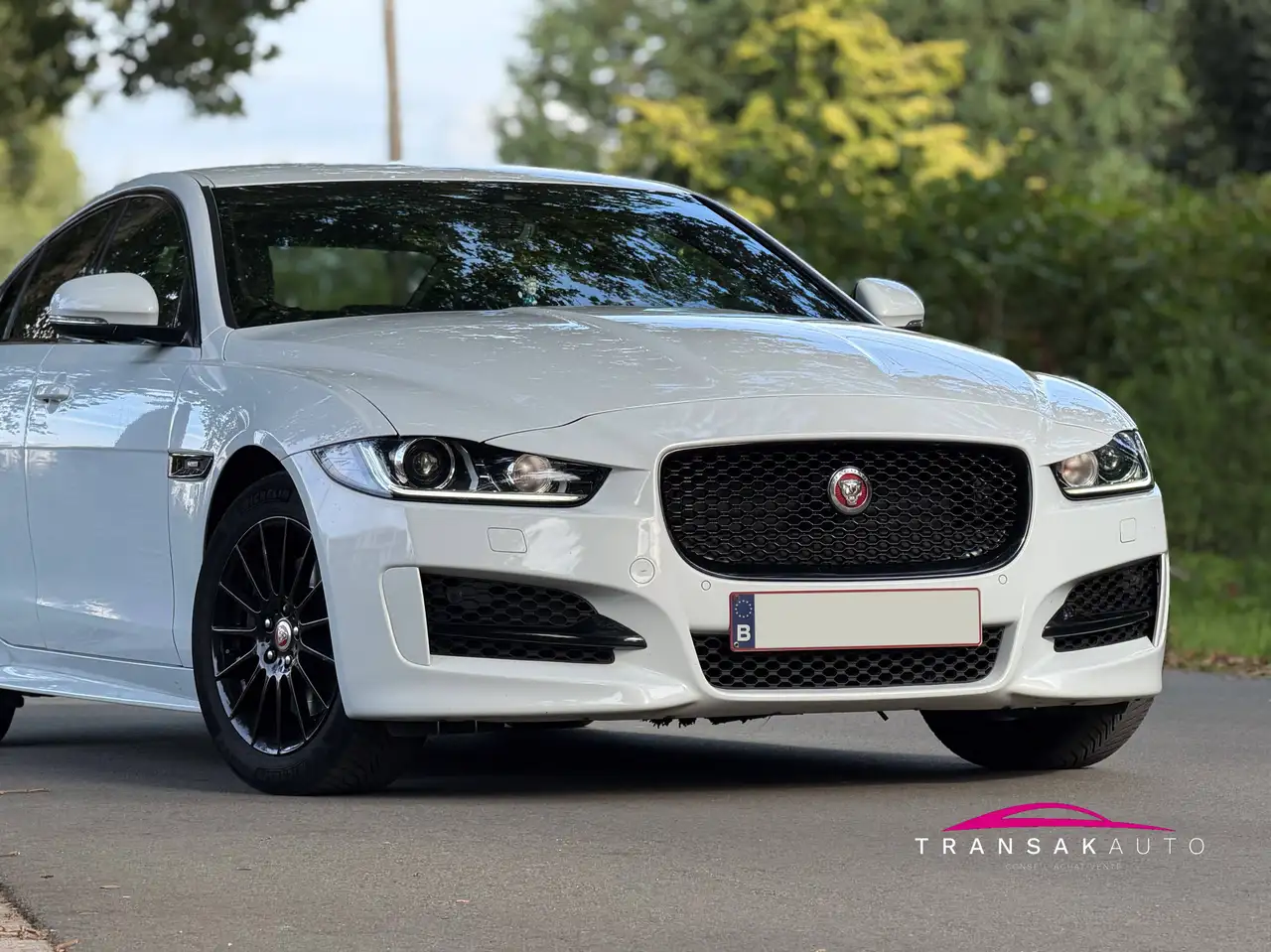 Jaguar XE - 3