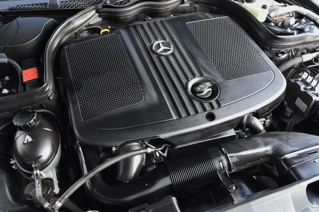 Mercedes-Benz E 220 - 6