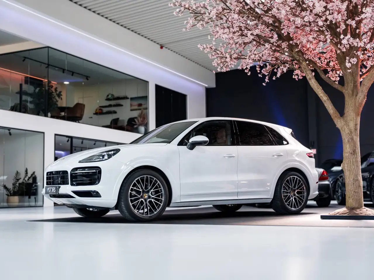 Porsche Cayenne - 2