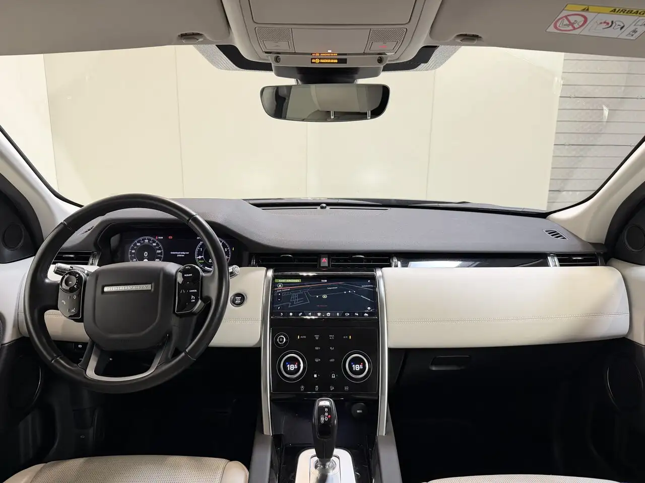 Land Rover Discovery Sport - 11