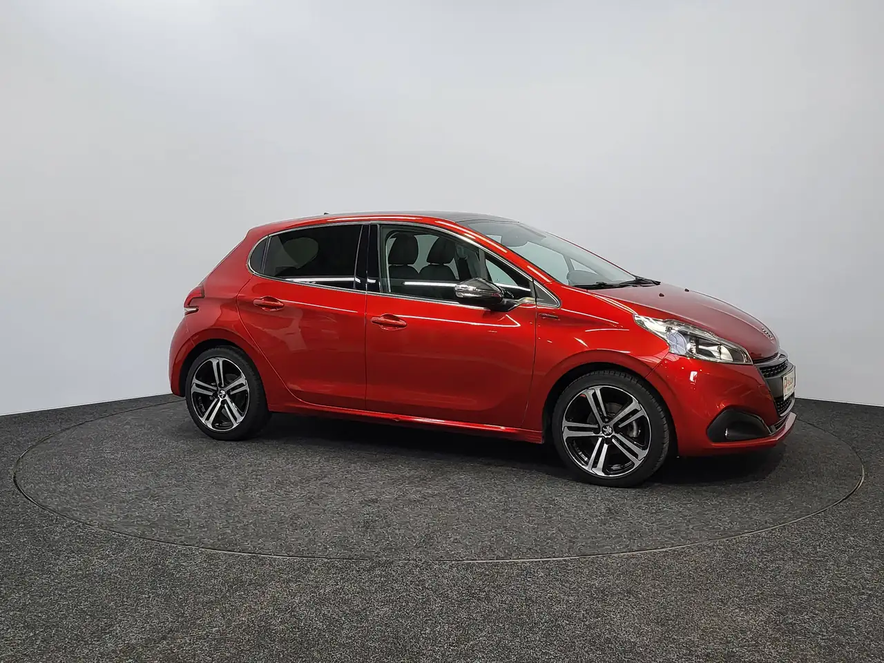 Peugeot 208 - 8