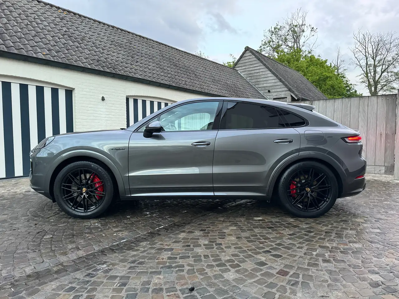 Porsche Cayenne - 2