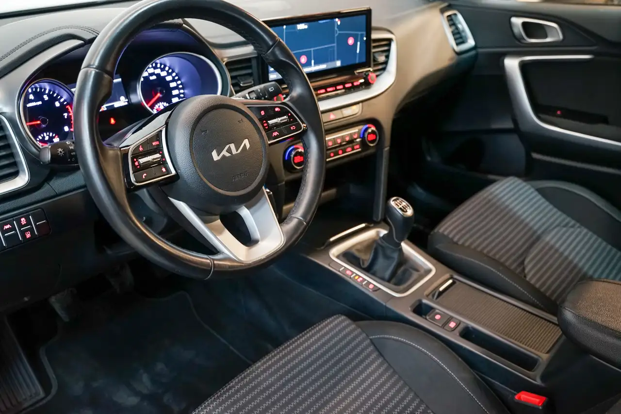 Kia Ceed / cee'd - 8