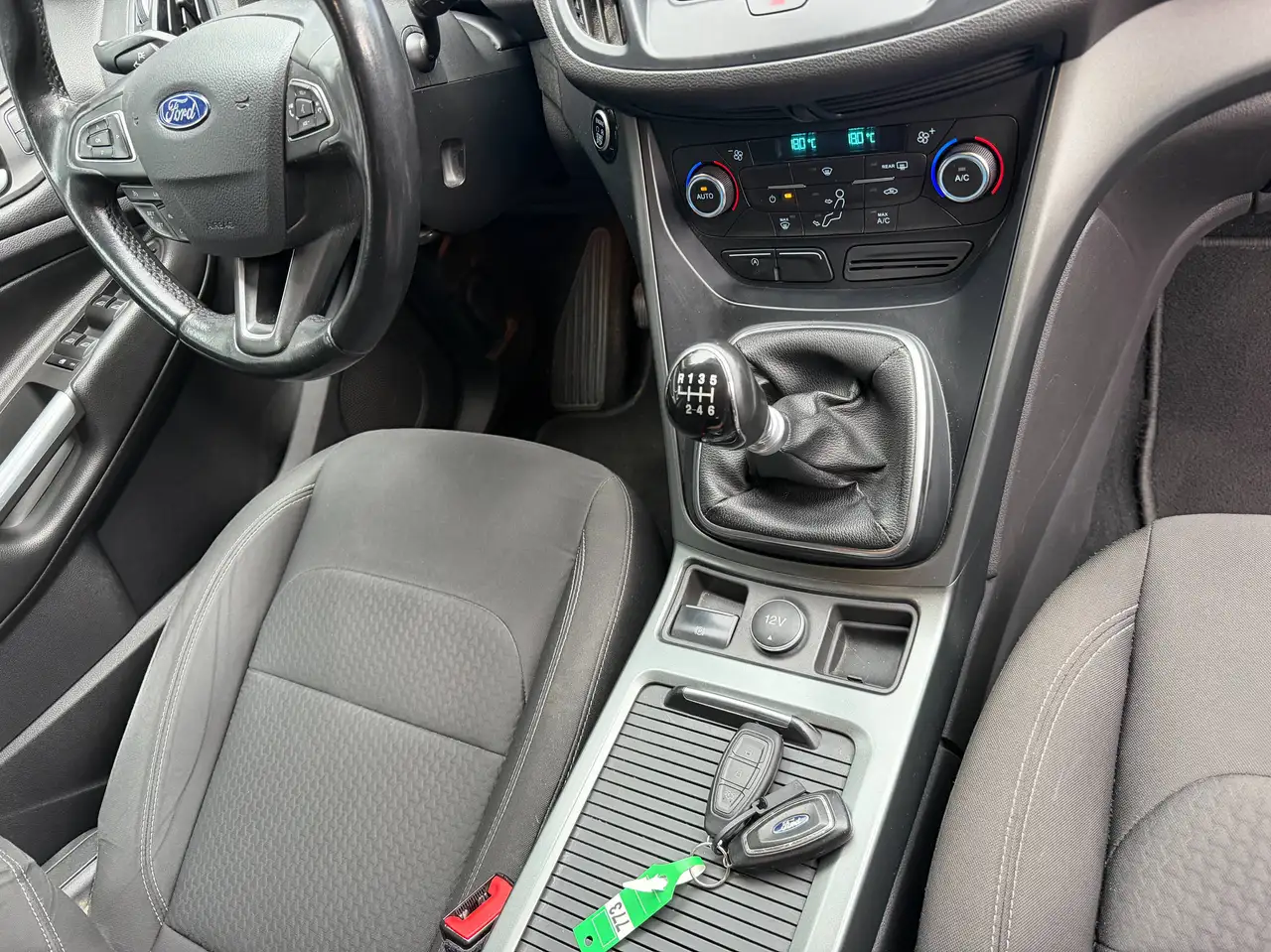 Ford Kuga - 10