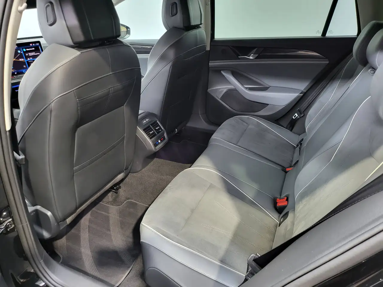 Volkswagen Passat Variant - 14
