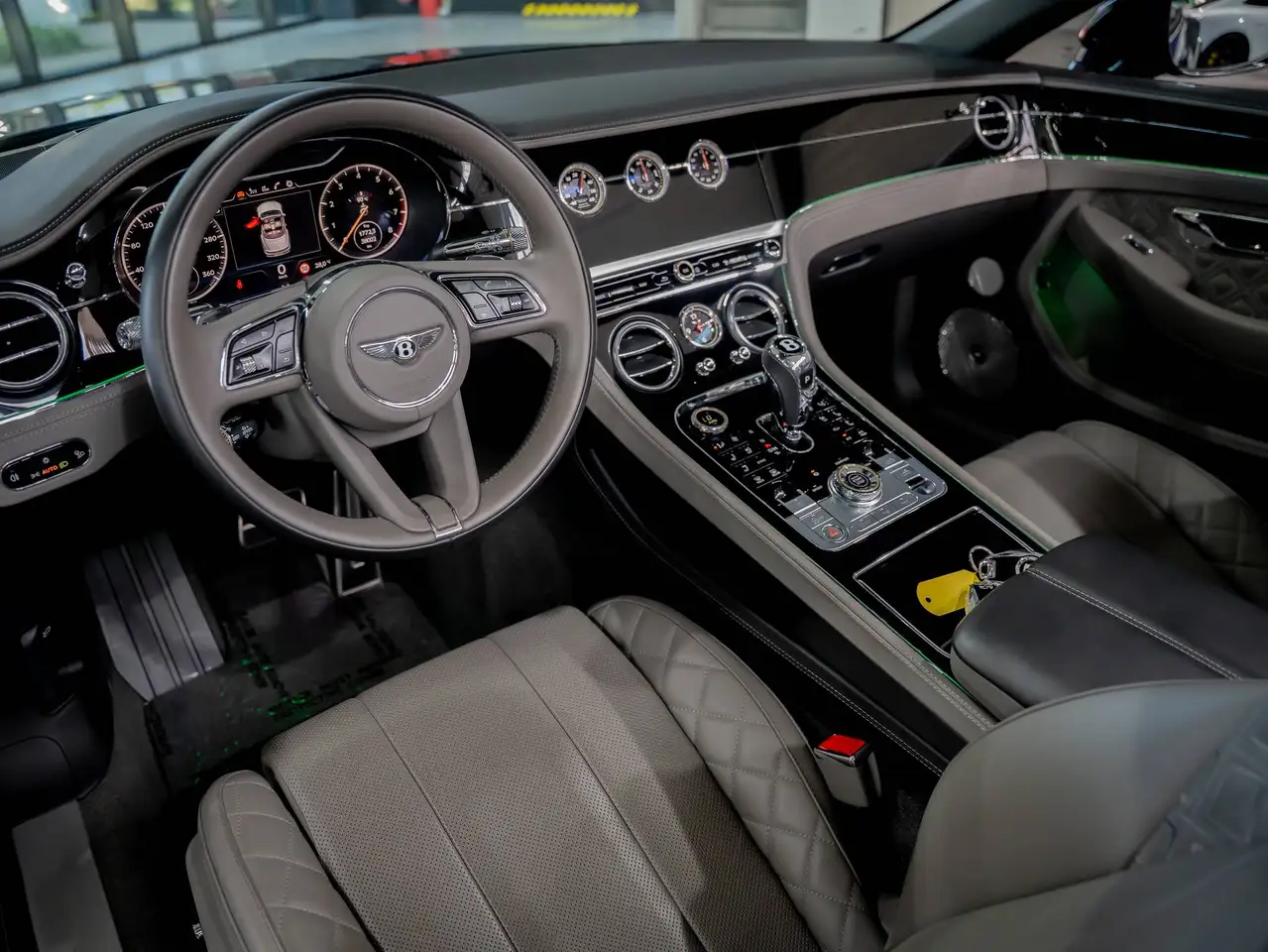 Bentley Continental GTC - 12