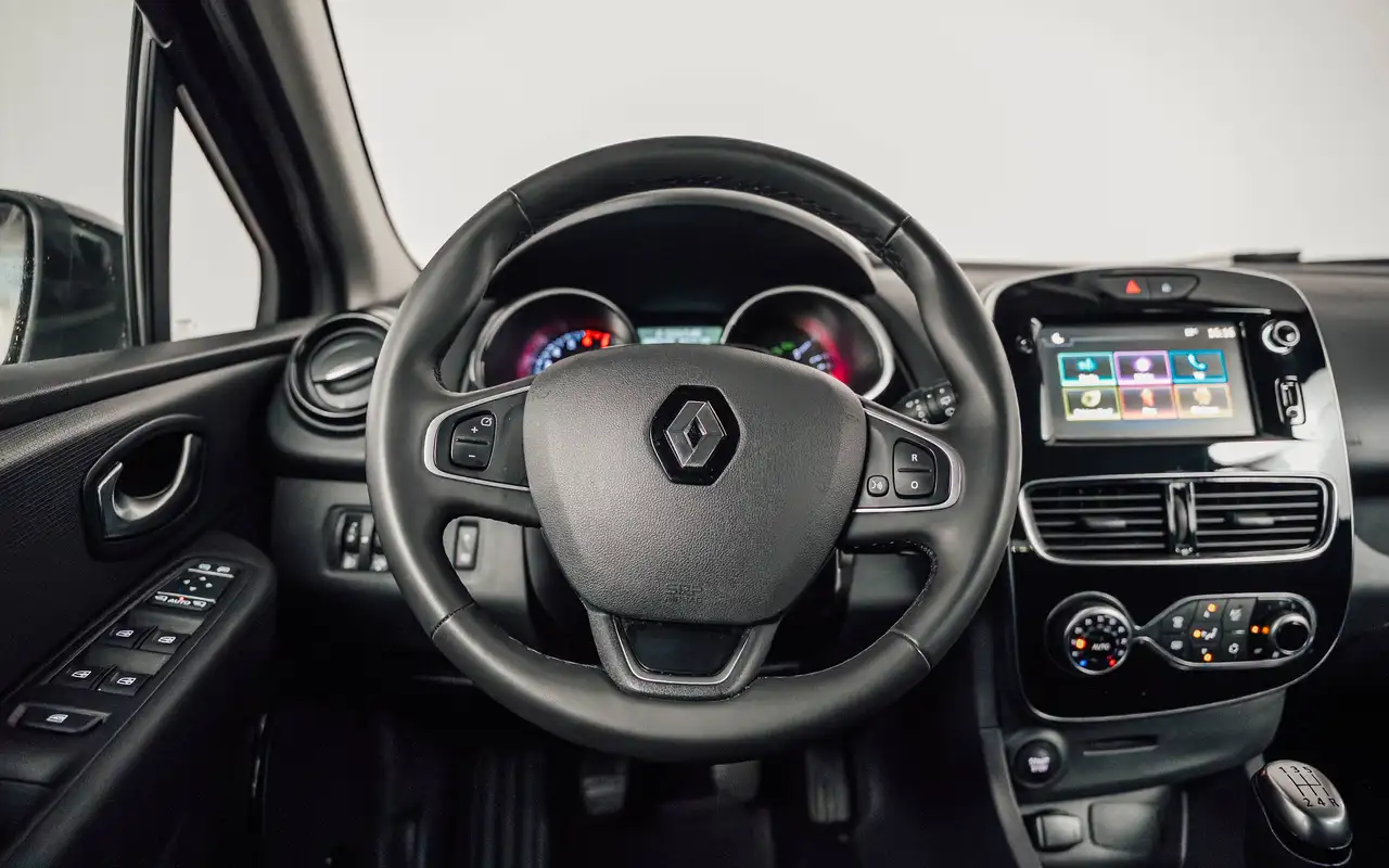 Renault Clio - 12