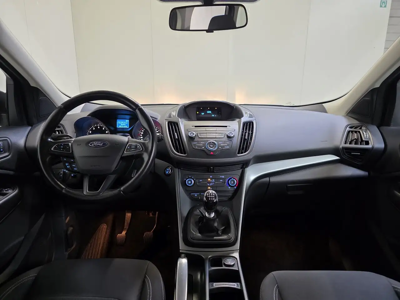 Ford Kuga - 10
