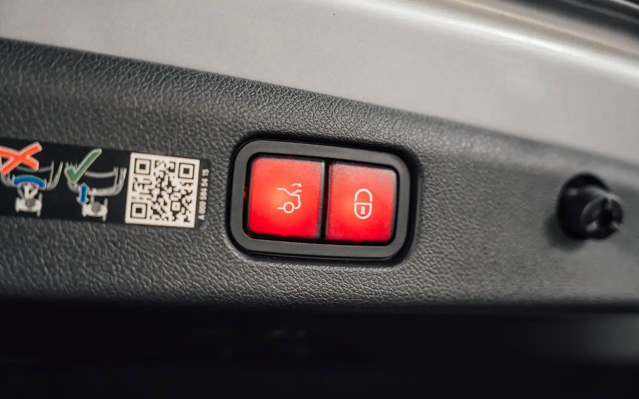 Mercedes-Benz E 200 - 9