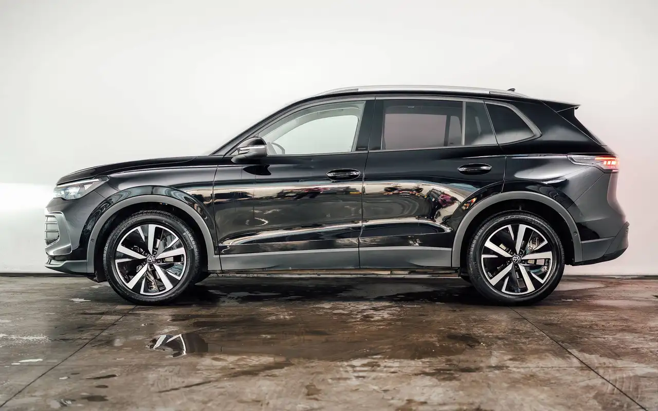 Volkswagen Tiguan - 2