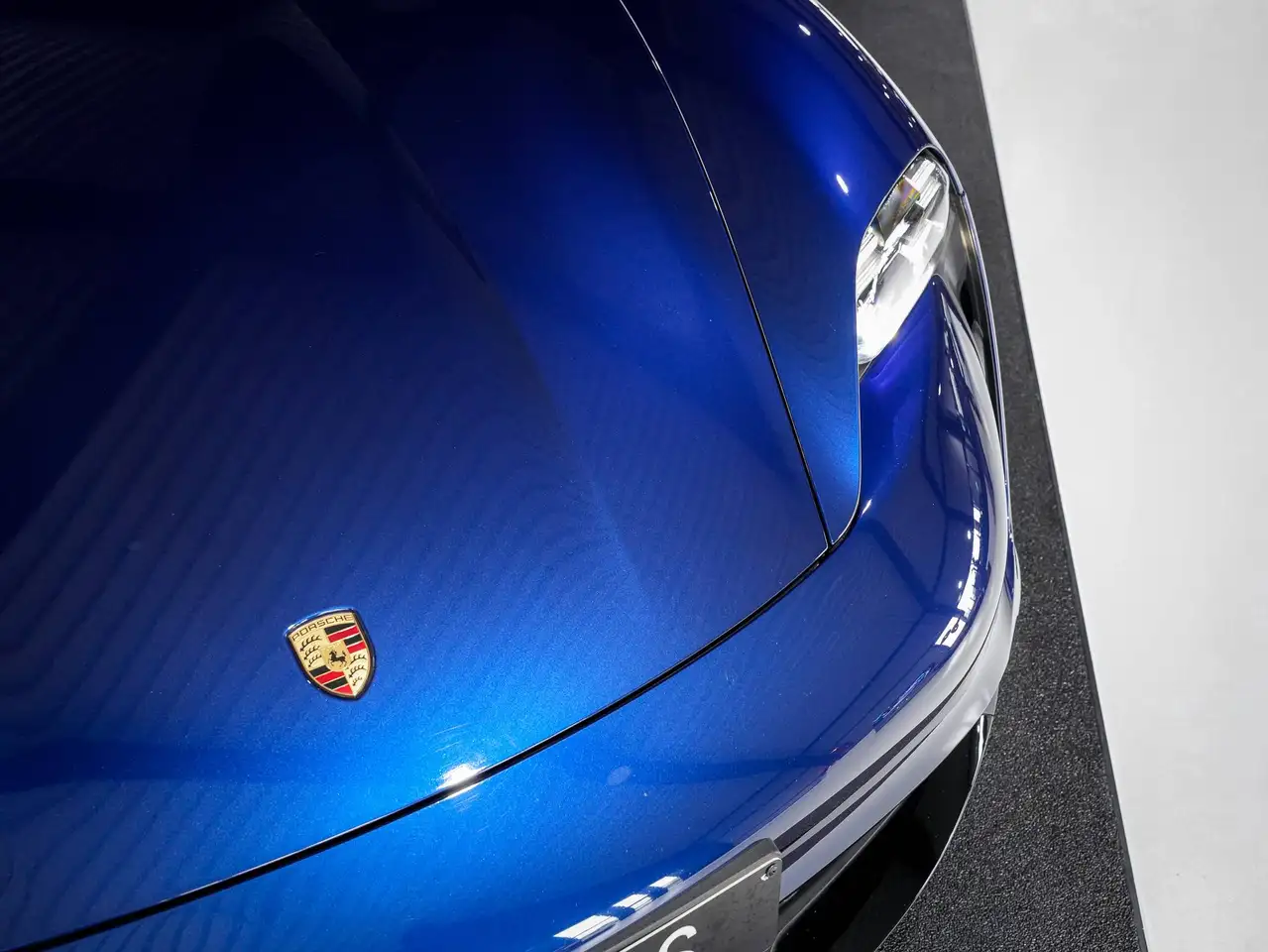 Porsche Taycan - 9