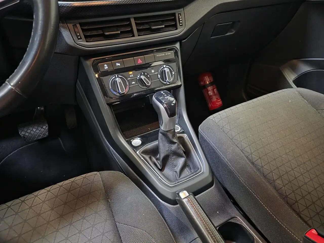 Volkswagen T-Cross - 11