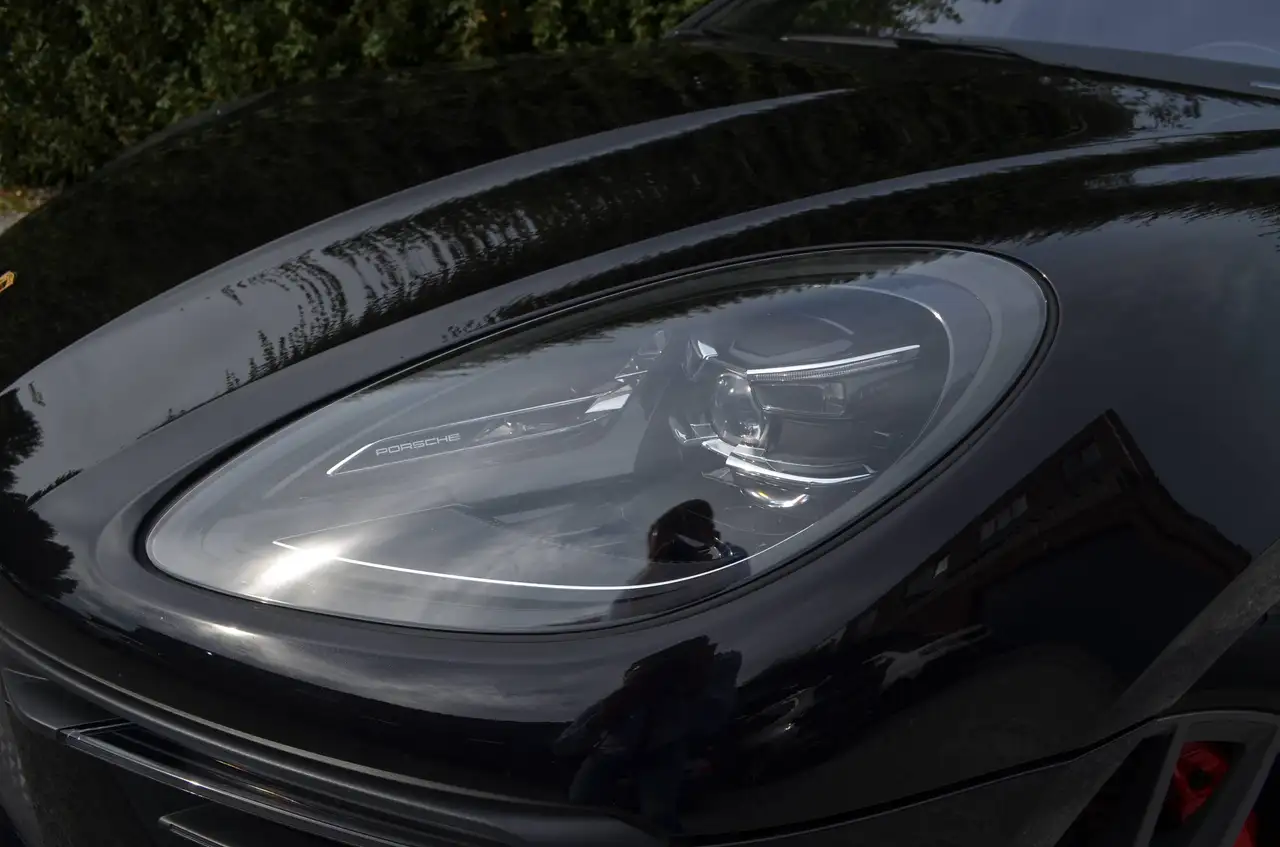 Porsche Macan - 2
