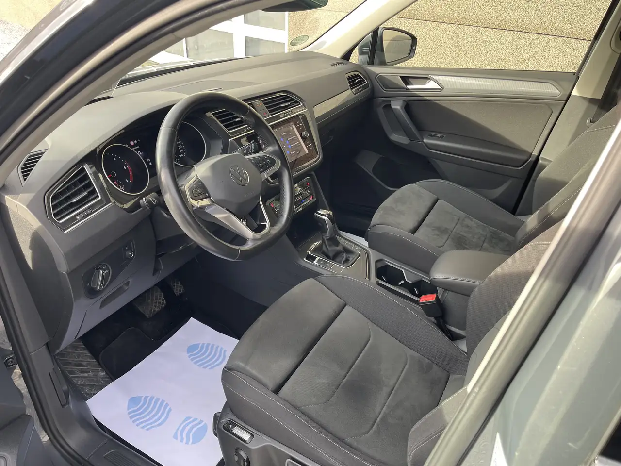 Volkswagen Tiguan - 10