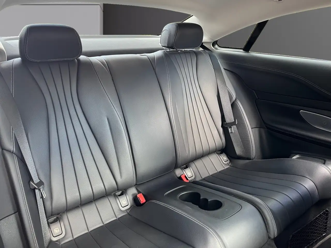 Mercedes-Benz E 220 - 11