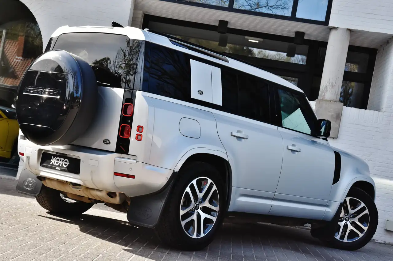 Land Rover Defender - 8