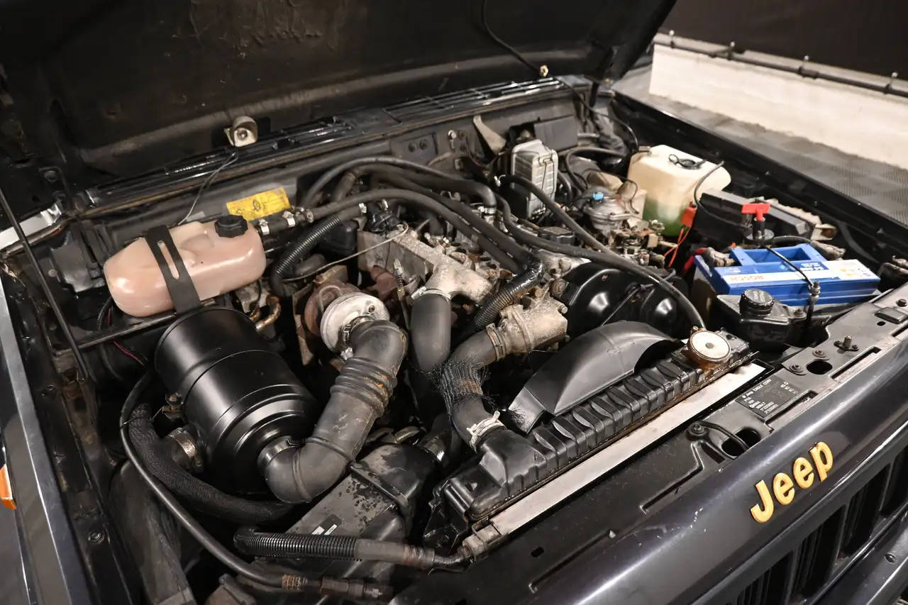 Jeep Cherokee - 12
