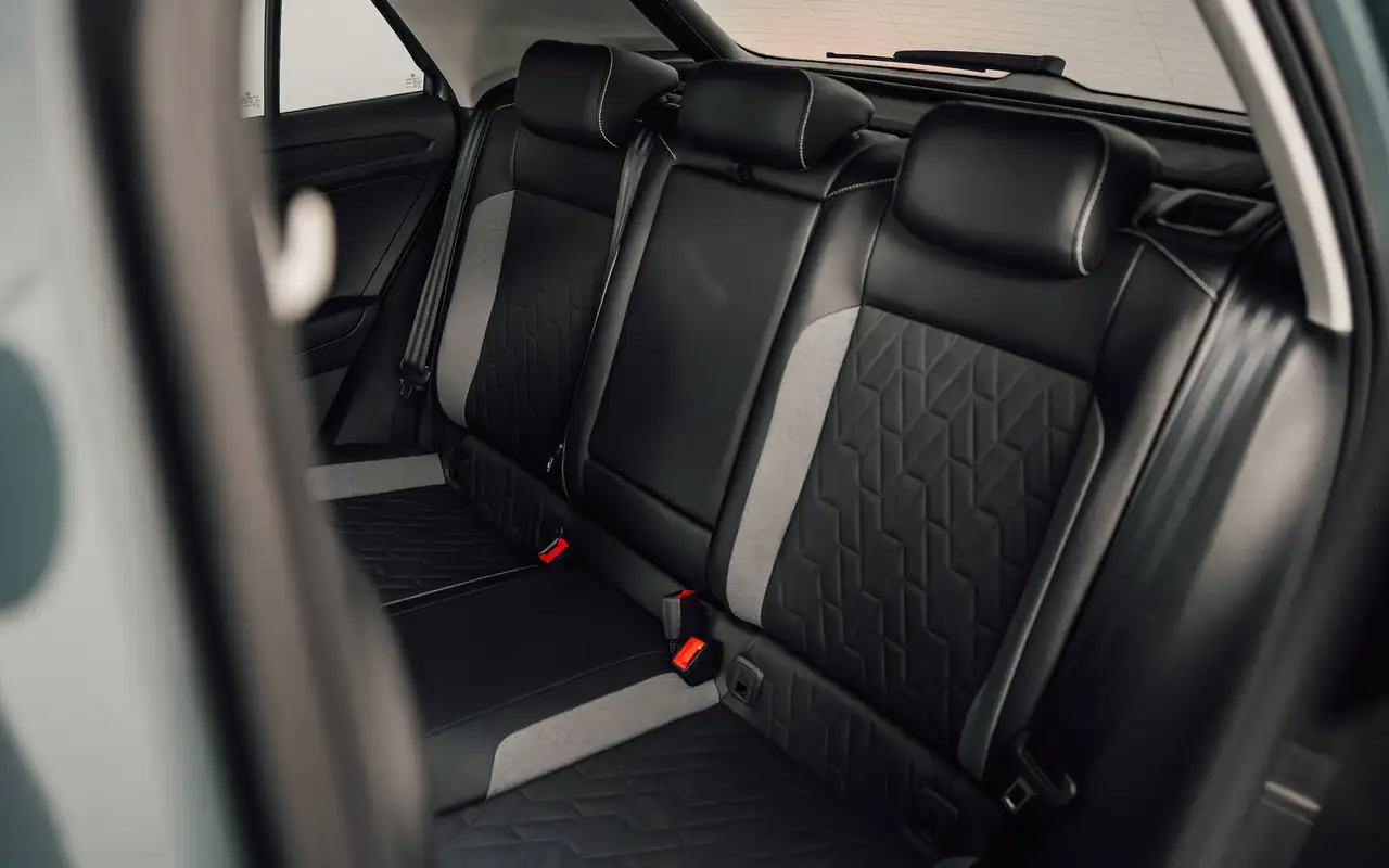 Volkswagen T-Roc - 7