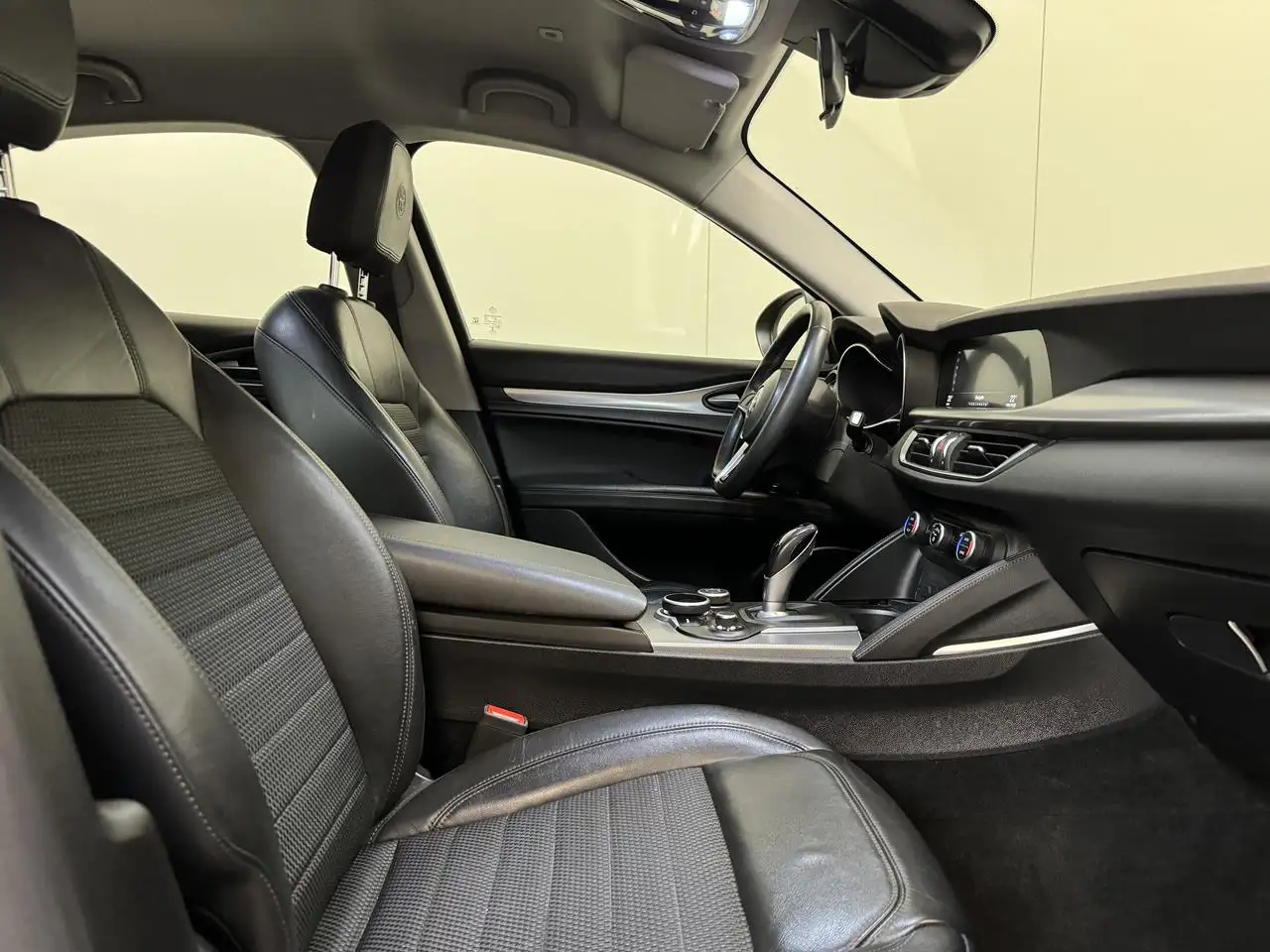 Alfa Romeo Stelvio - 2