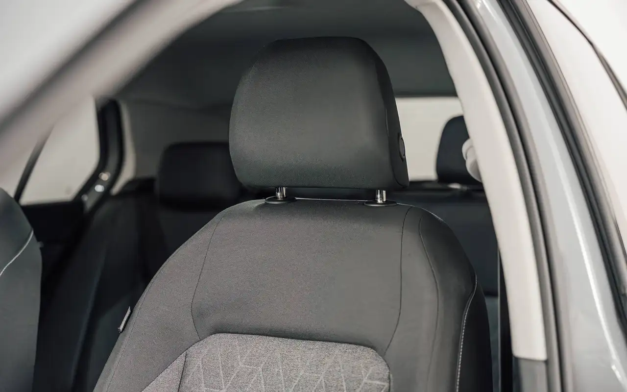 Volkswagen Golf - 12