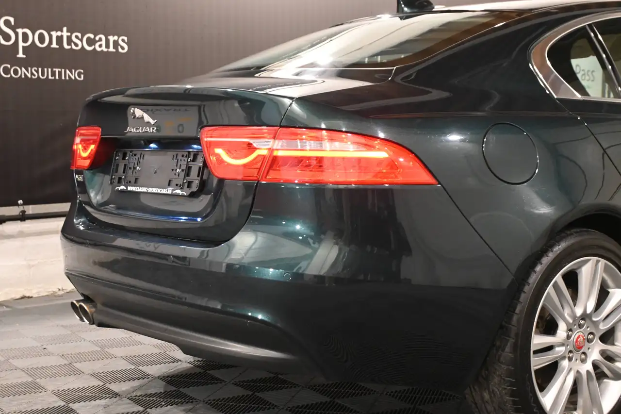 Jaguar XE - 8
