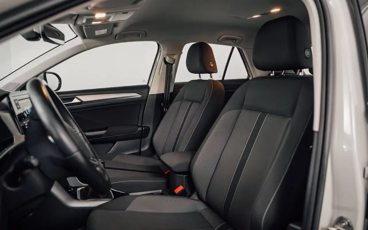 Volkswagen T-Roc - 10