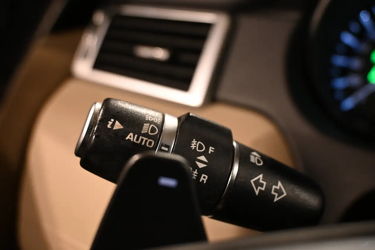 Land Rover Discovery Sport - 12