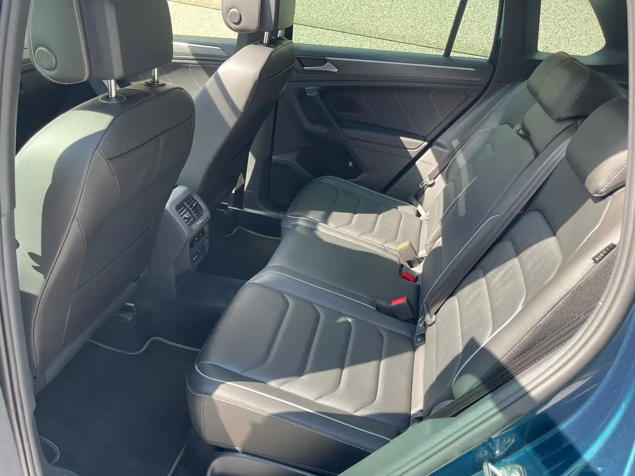 Volkswagen Tiguan - 11