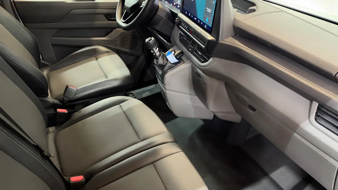 Volkswagen T7 Transporter - 8