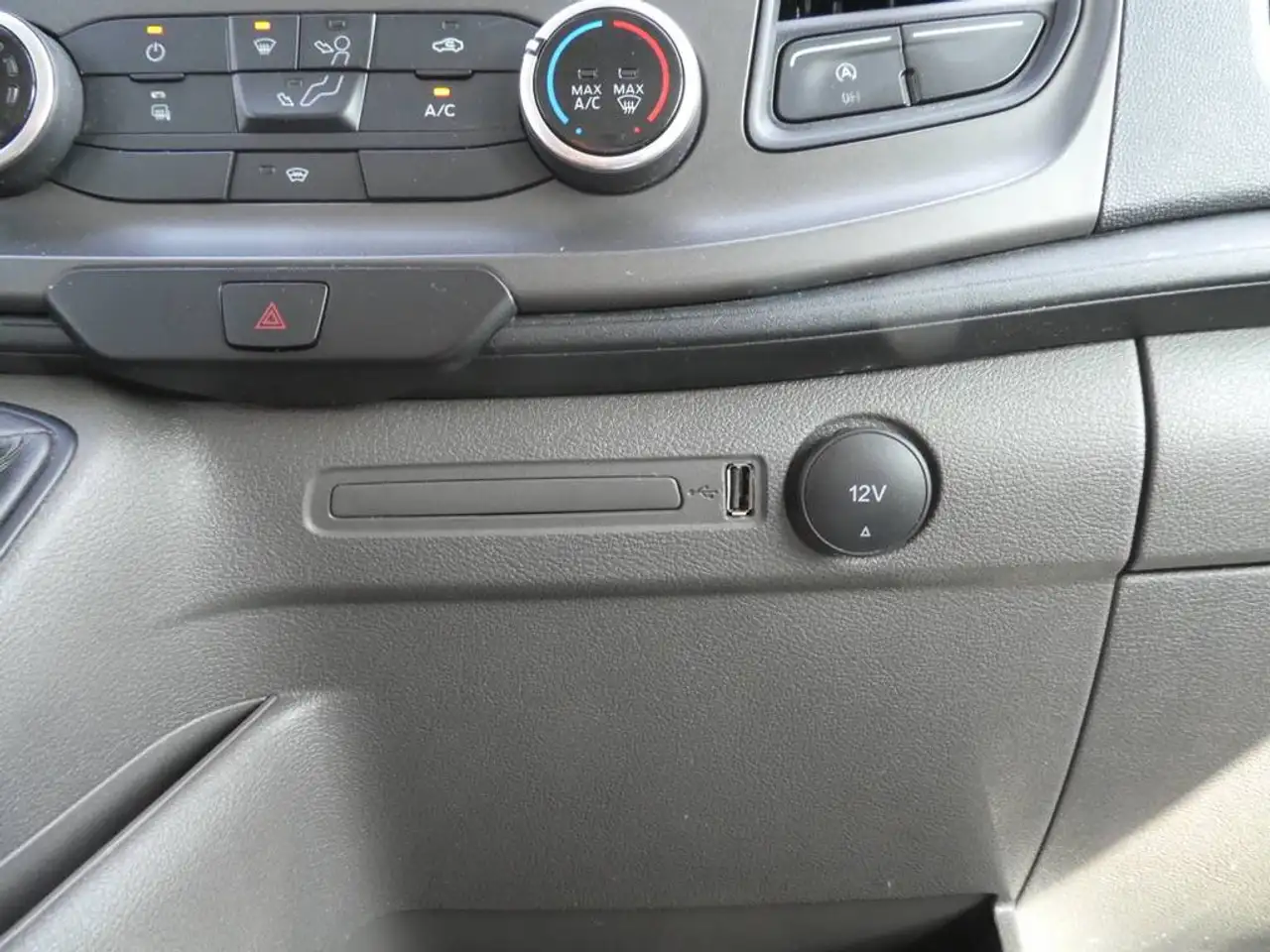Ford Transit - 12