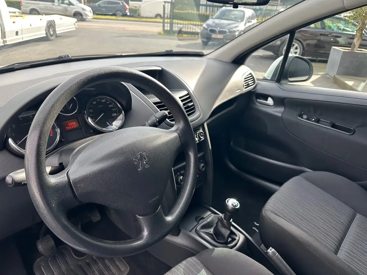Peugeot 207 - 8