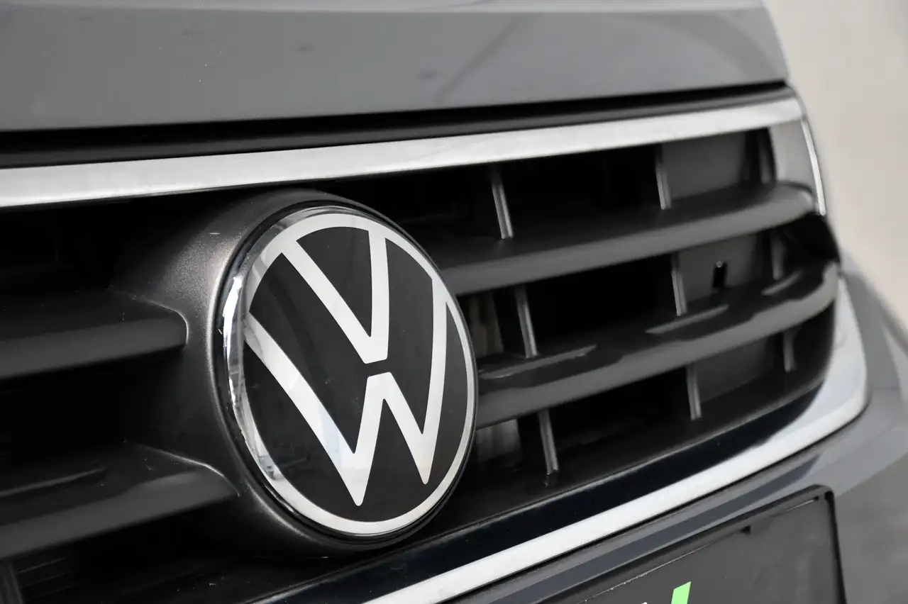 Volkswagen Tiguan - 5