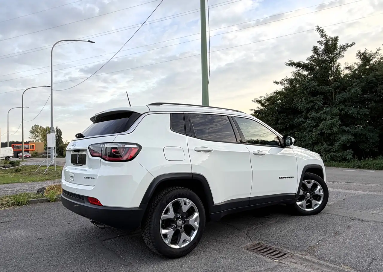 Jeep Compass - 10