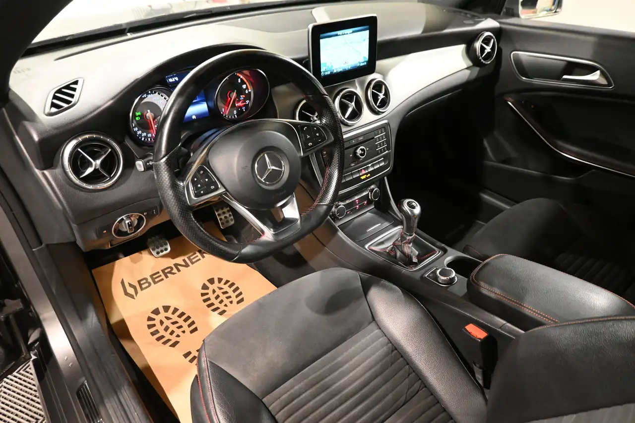 Mercedes-Benz CLA 200 - 11