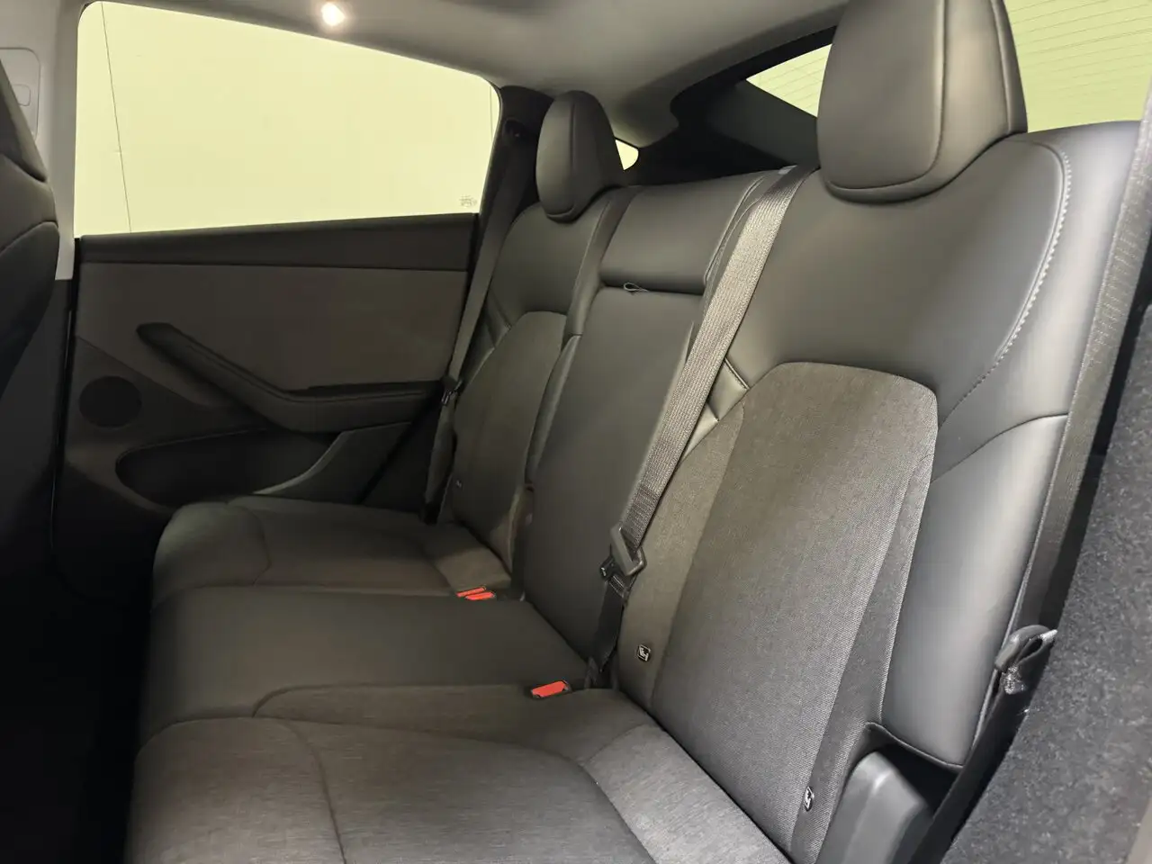 Tesla Model Y - 9