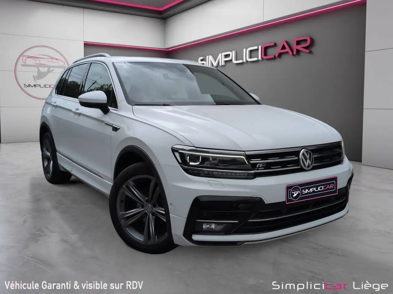 Volkswagen Tiguan - 1