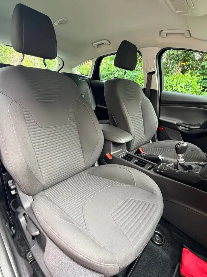 Ford Focus - 10