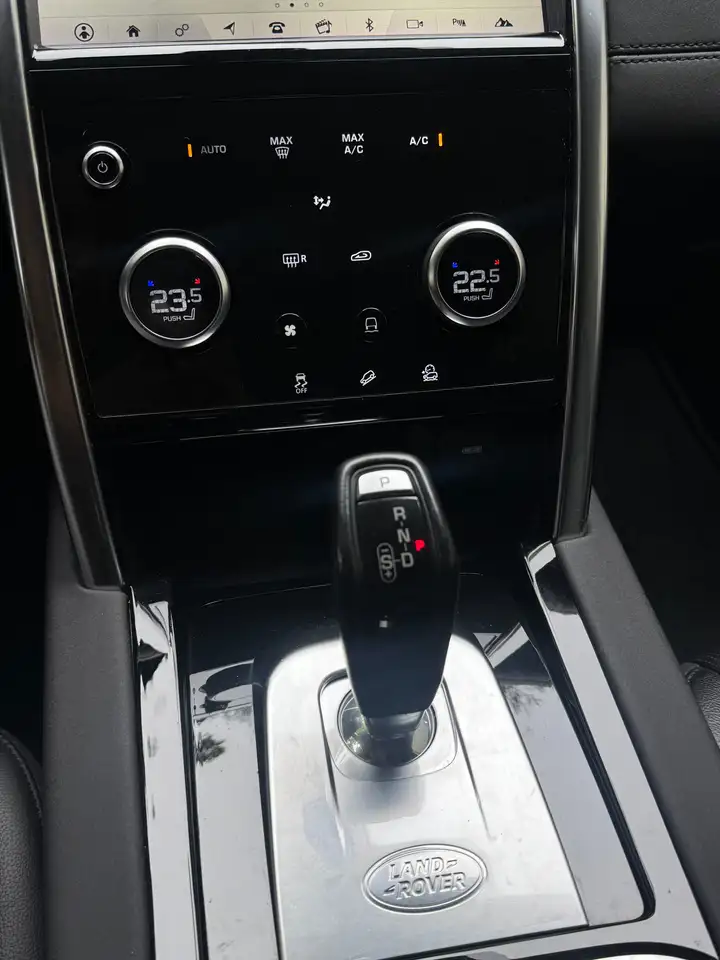 Land Rover Discovery Sport - 10