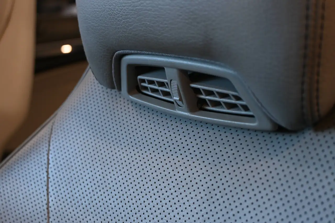 Mercedes-Benz E 220 - 12