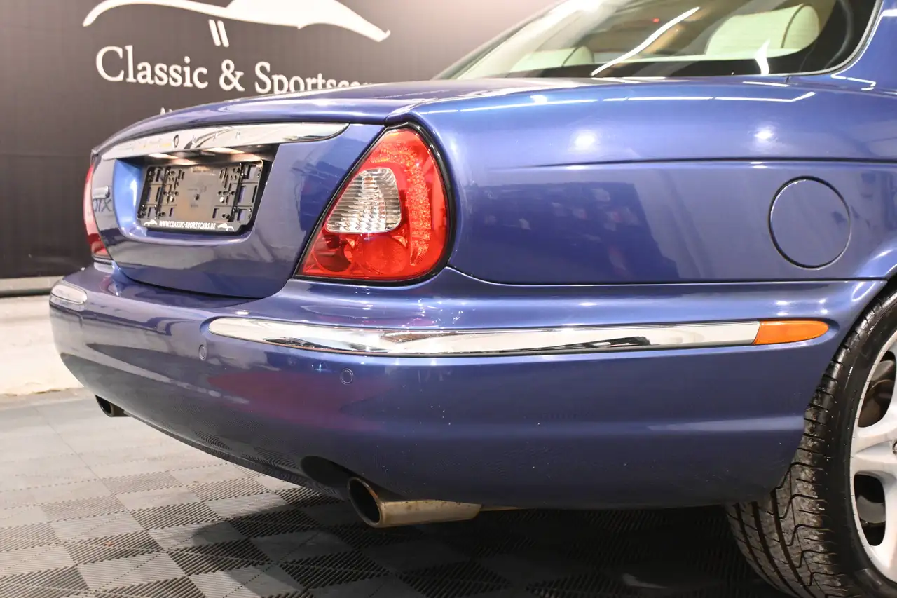 Jaguar XJ6 - 9