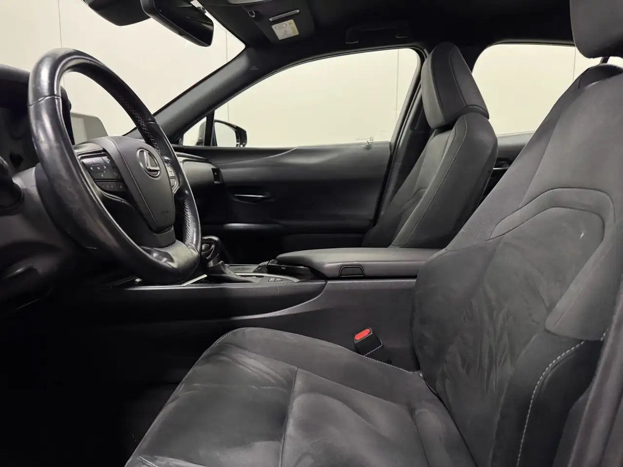 Lexus UX 250h - 8