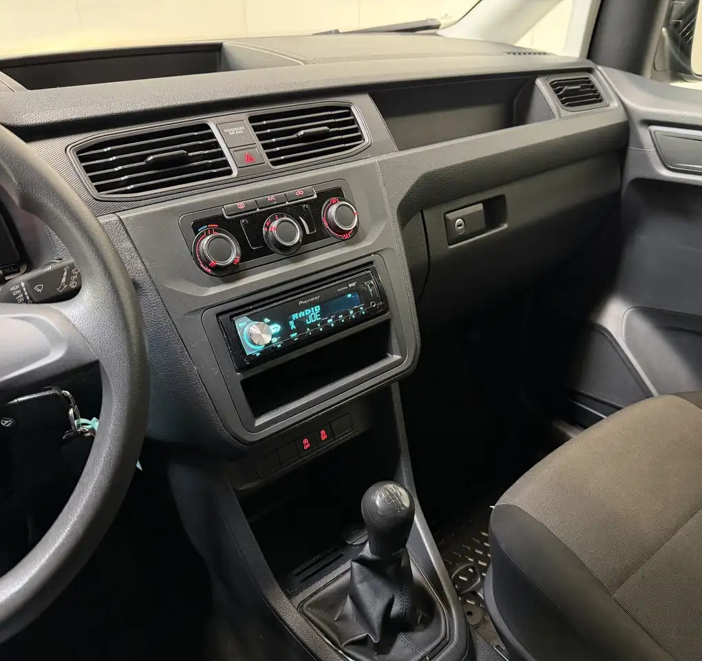 Volkswagen Caddy - 11
