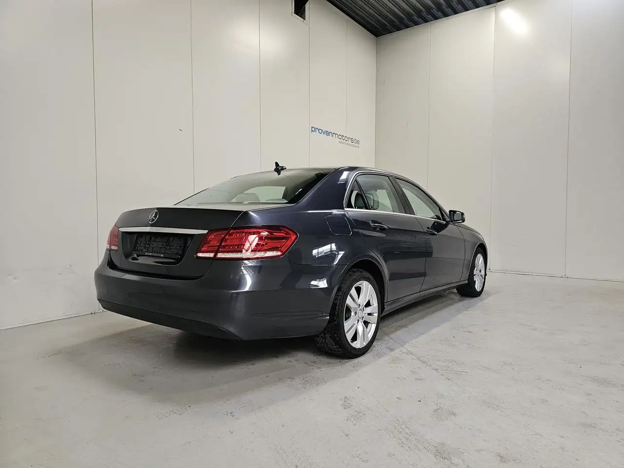Mercedes-Benz E 200 - 3