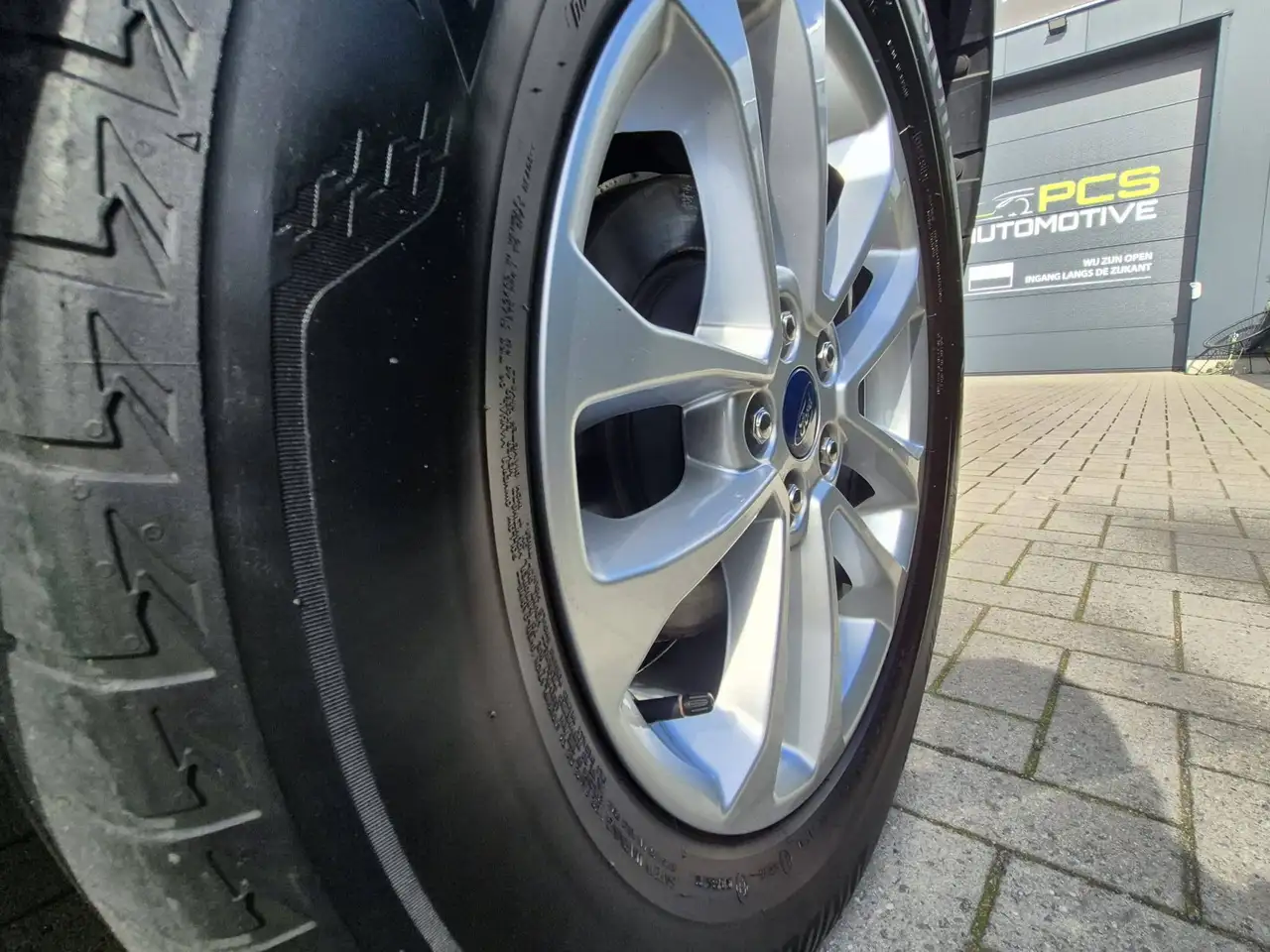Ford Kuga - 9