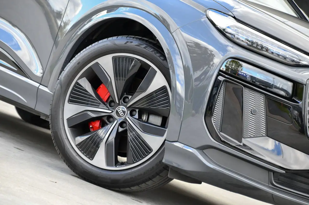 Audi SQ6 e-tron - 9
