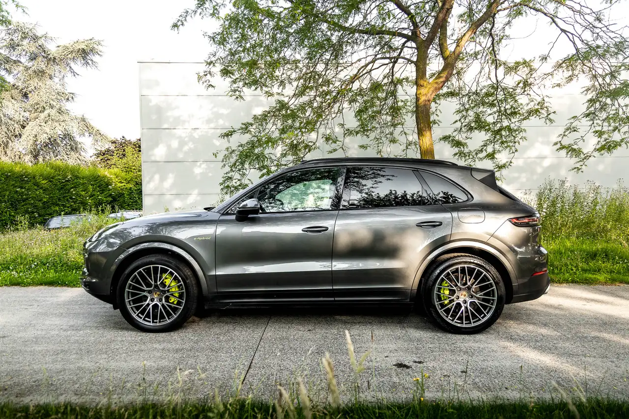 Porsche Cayenne - 10