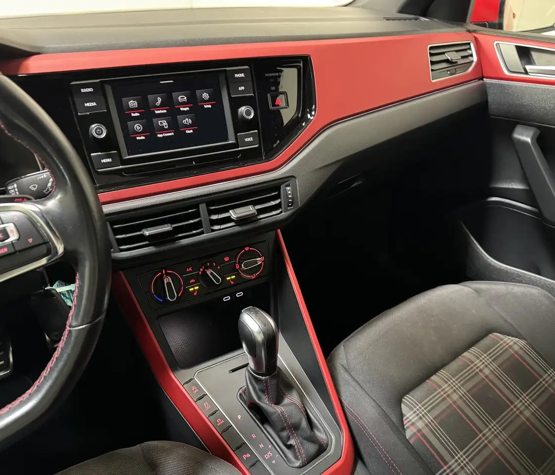 Volkswagen Polo GTI - 12